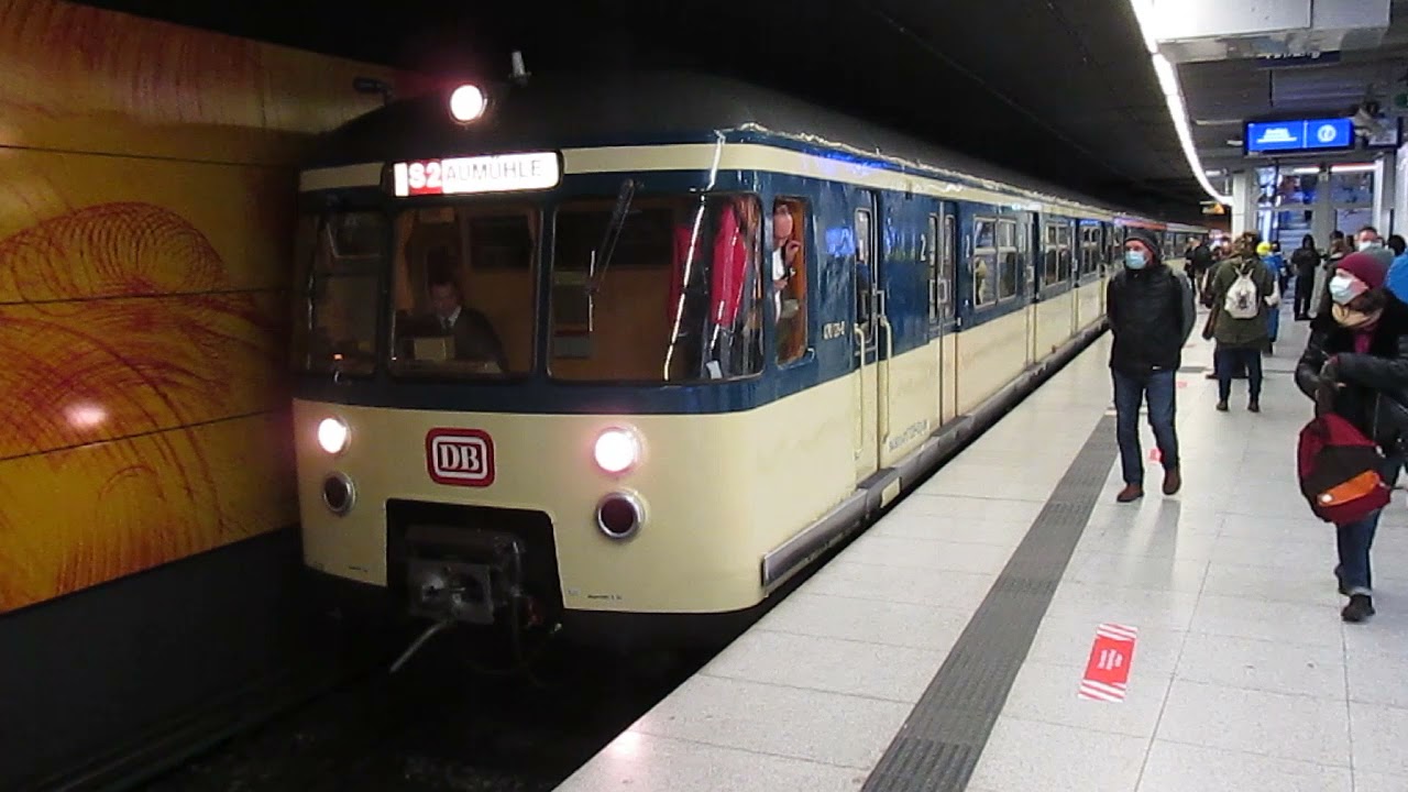 Traditionszug ET 470 im S-Bahnhof Altona, Hamburg