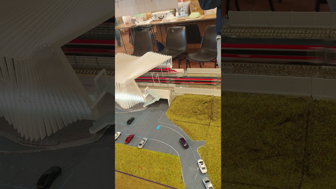 Transito velocissimo del modellino Frecciarossa 1000 a Reggio Emilia AV #train #railway #modeltrains