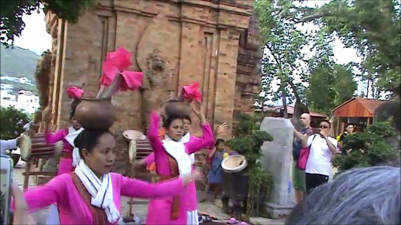 Po Nagar Cham Towers in Nha Trang (Башни По Нагар, Нячанг)