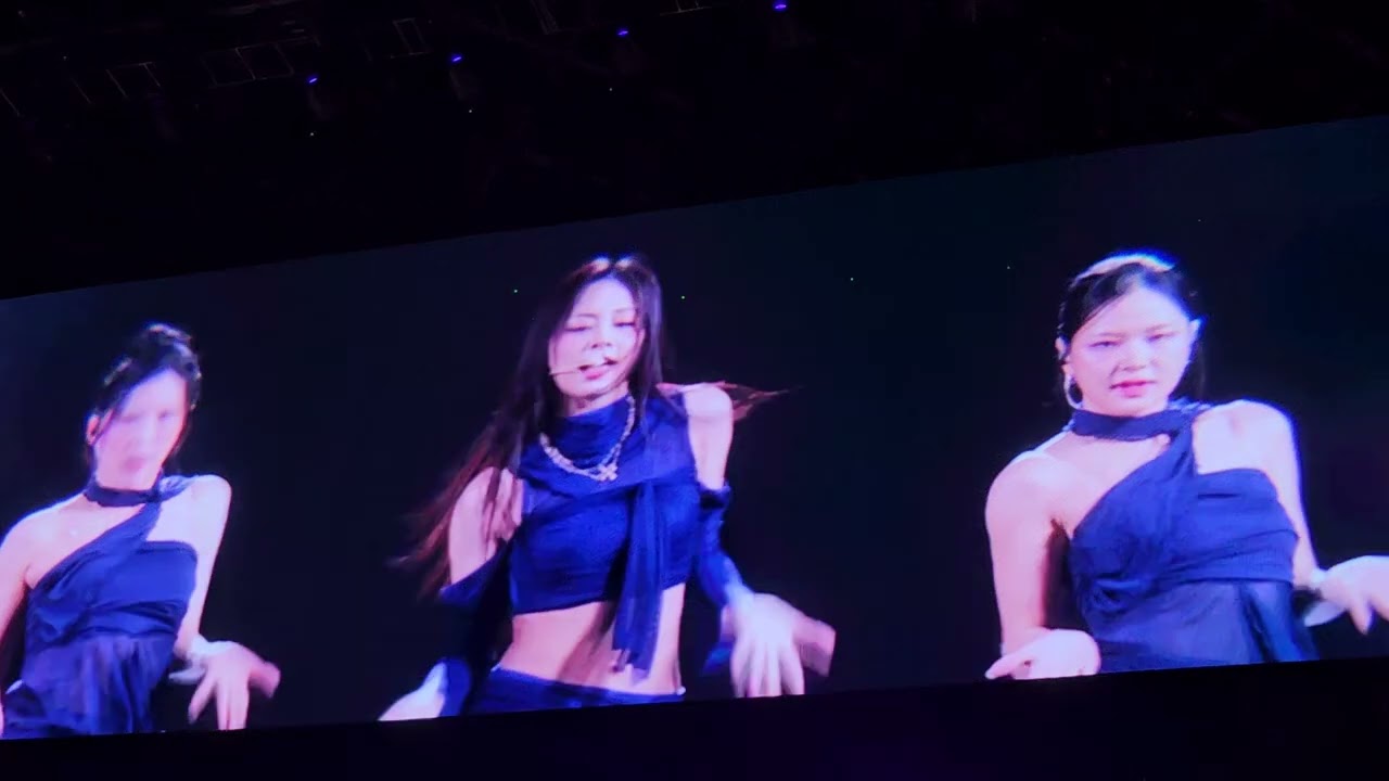 260320 TWICE THIS IS FOR WORLD TOUR IN TAIPEI - RUN AWAY (TZUYU)