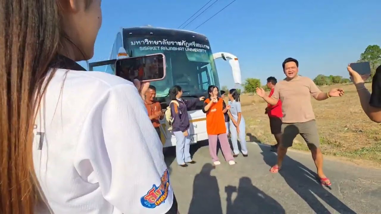 เกิดเหตุไม่คาดคิด💥นาทีอุ๋งอิ๋งมายืนต้อนรับรถแห่‼️ถึงกับวิ่งลงจากรถ #อุ๋งอิ๋งเพชรบ้านแพง 
