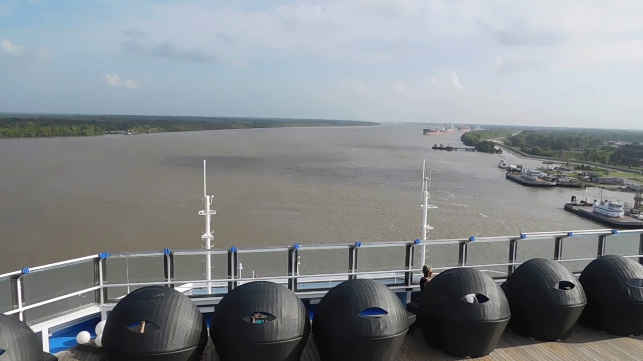 Carnival Valor Sailing on the Mississippi River