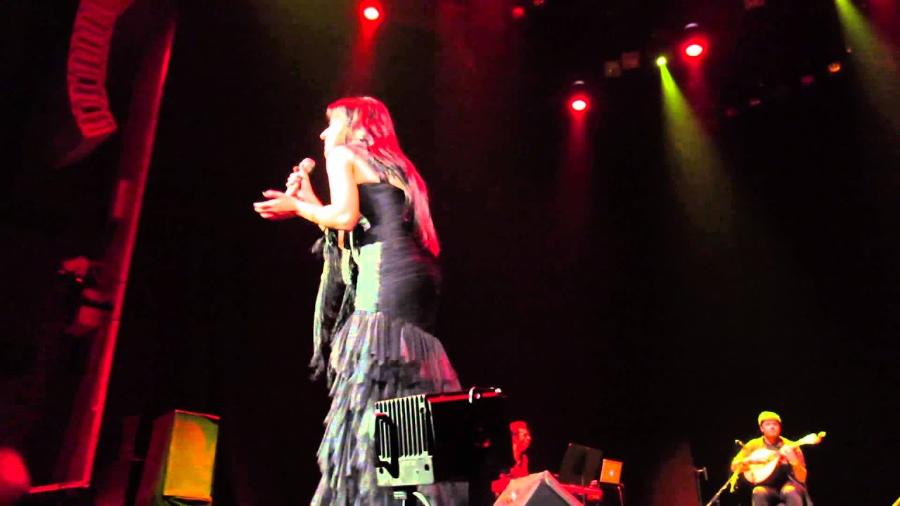 Ana Moura - Fadinho Serrano (Barbican, London, 20/04/2013)