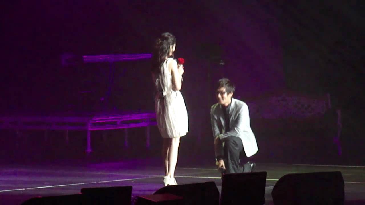 Kangta + Go Ara - 7989 ft. SHINee's Onew SMTown Live 2010