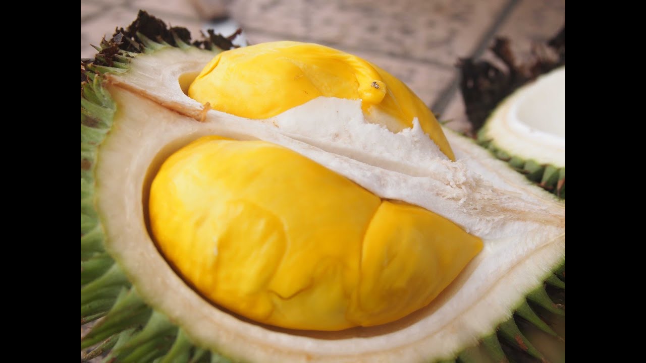 How to Open and Eat durian! Yummy 😋
