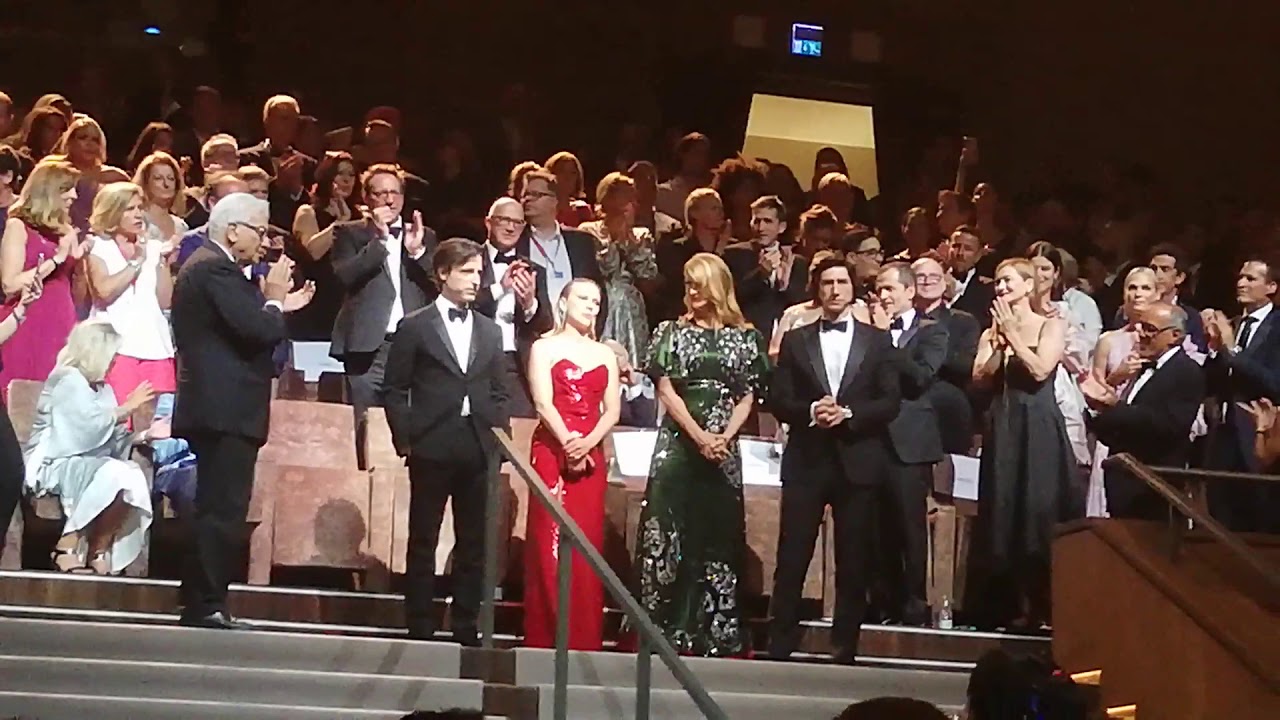 Marriage Story Standing Ovation After Venice Film Festival World-Premiere (August 29th, 2019)