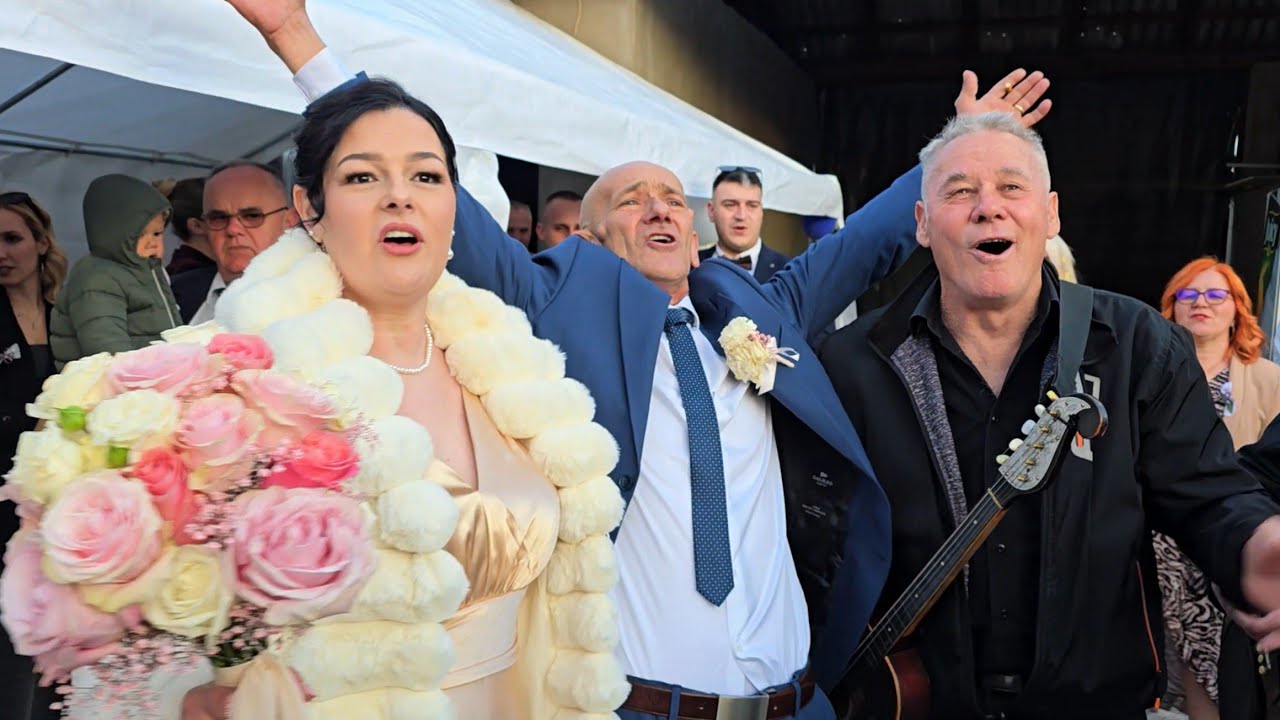 @POJAČAJ I ŽENE I PIĆE PRED SVADBU SLAĐANE I IVANA U D. VAGANCU..