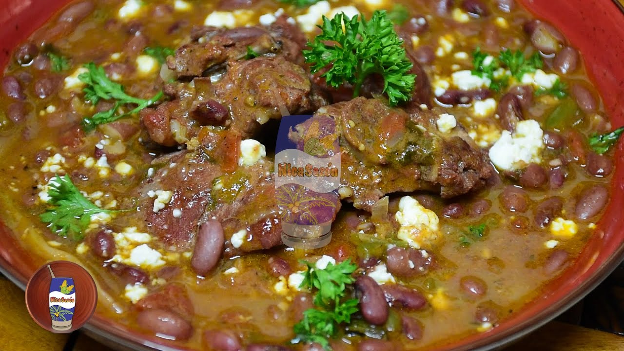 Frijoles camagua con hueso de cerdo | María Esther López
