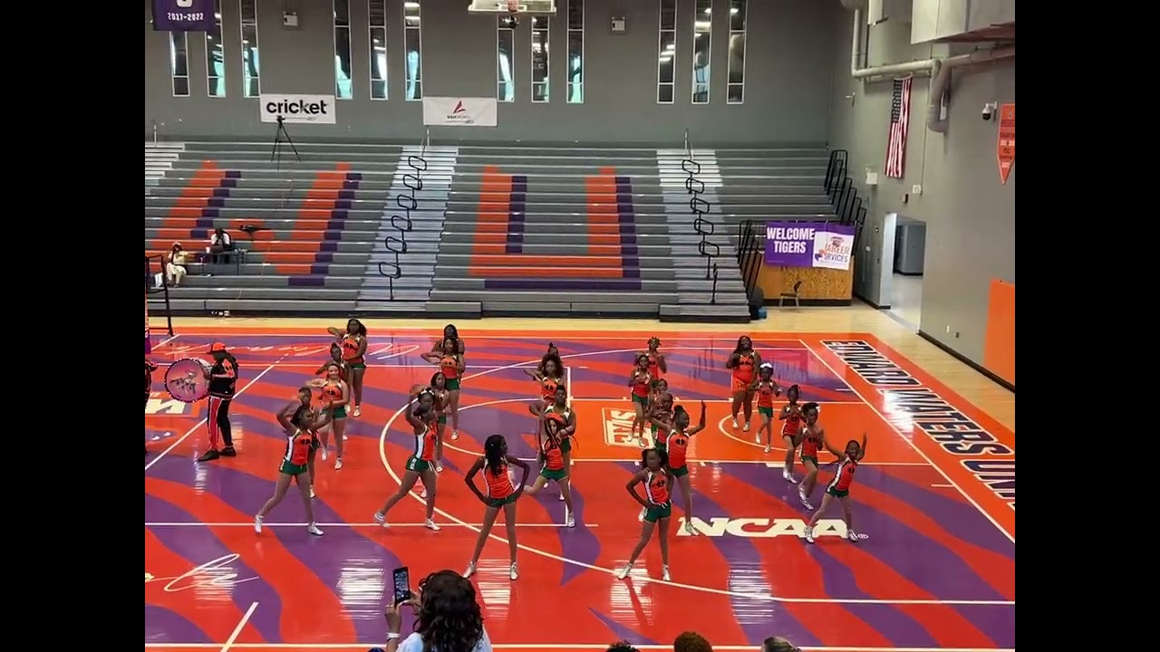 Icon Jacksonville Majorette Dancers - Duckmouth Routine