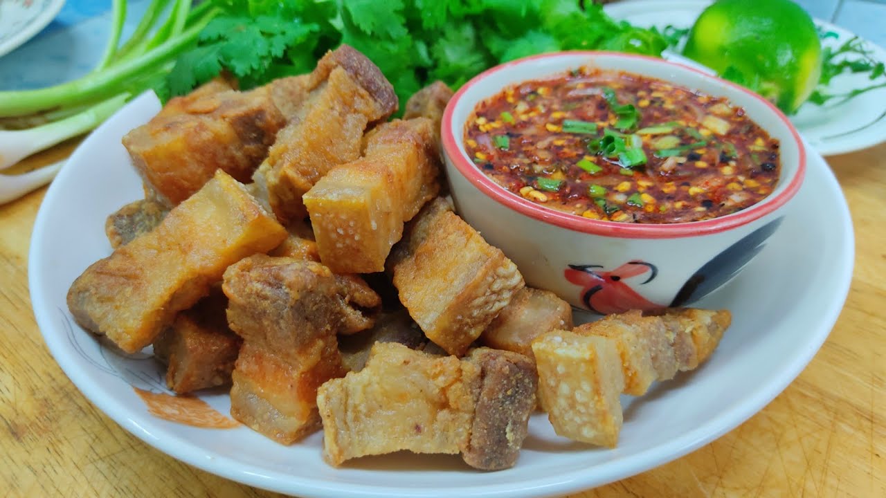 សាច់ជ្រូកបីជាន់បំពងស្រួយជាមួយទឹកជ្រលក់ចេវ ម្ហូបថ្មីសម្រាប់ថ្ងៃនេះ Delicious food channel