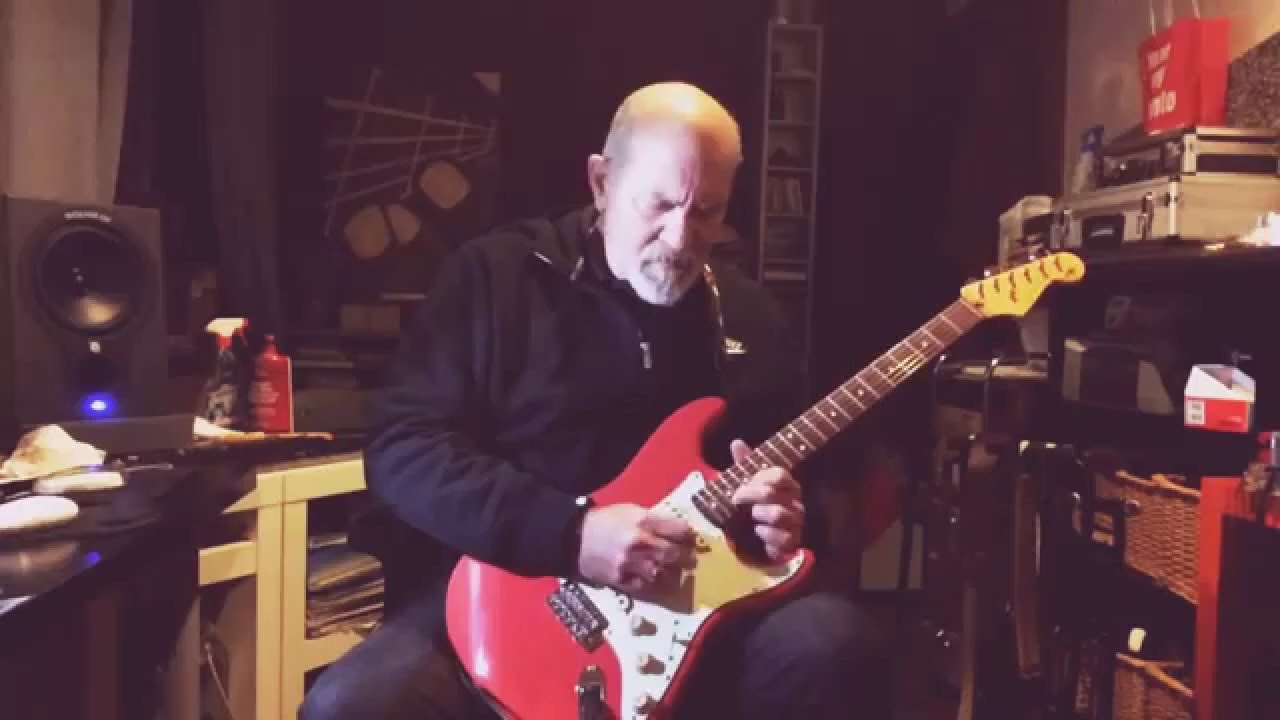 Squier Stratocaster Simon Neil First time