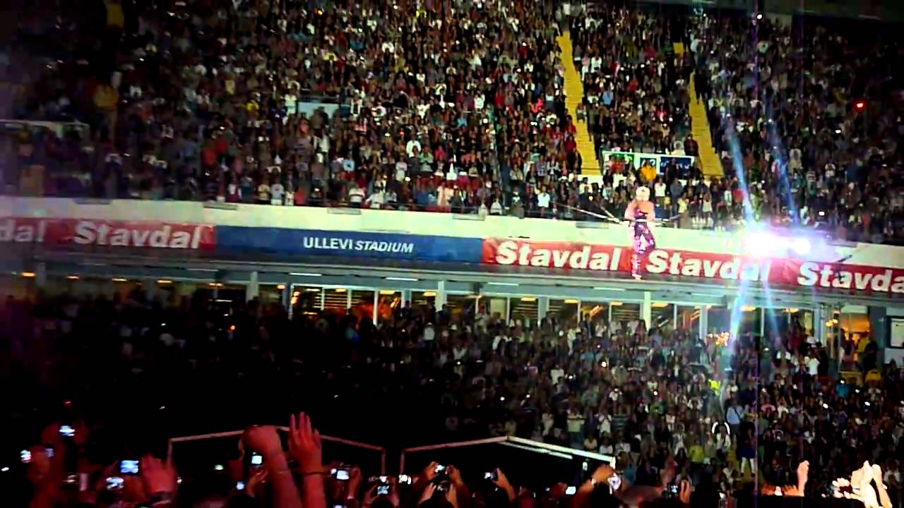 Pink - So What (Ullevi, Göteborg) Summer Carnival 2010