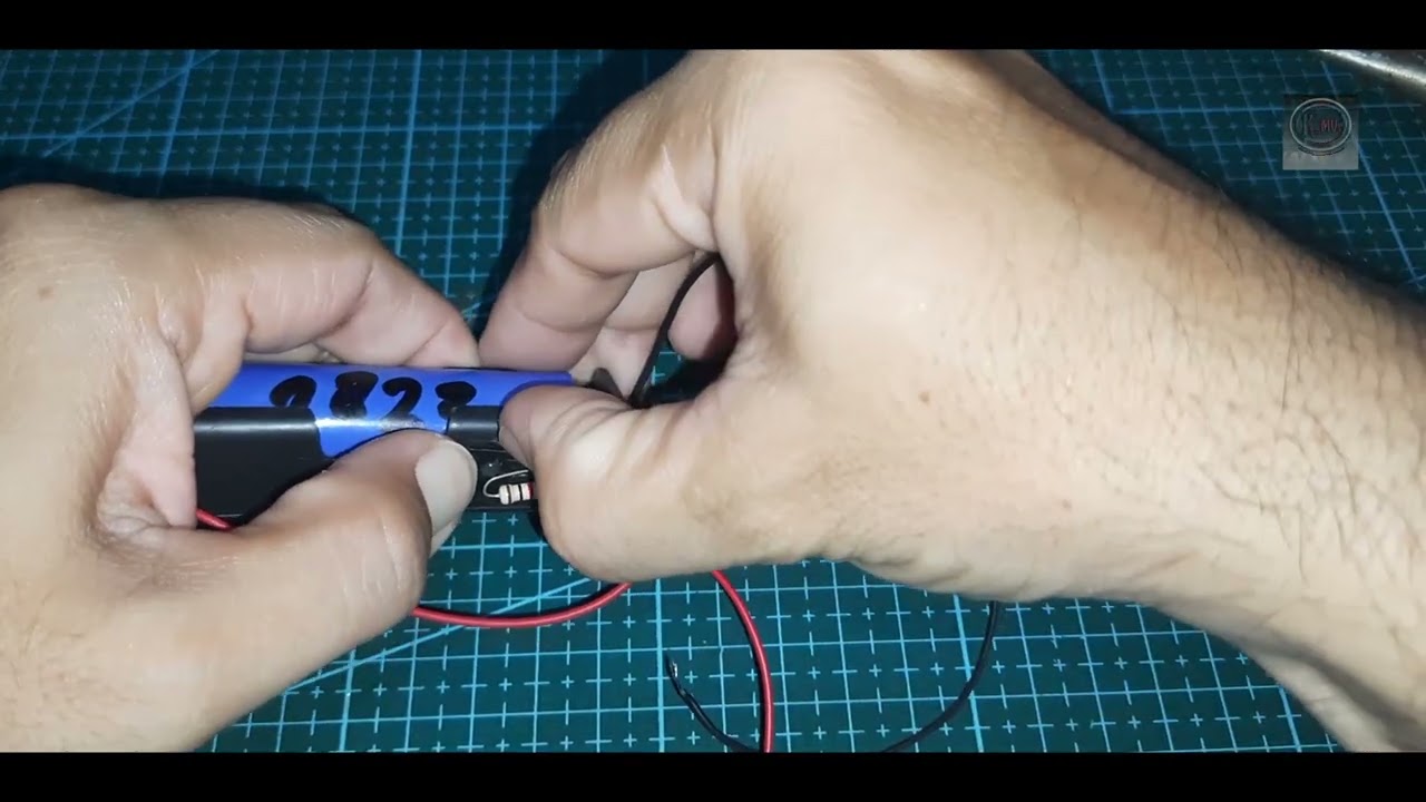 Ganti baterai Jam dinding dengan baterai bekas laptop.  konvert 5 - 3,7v menjadi 1,6v || tEch