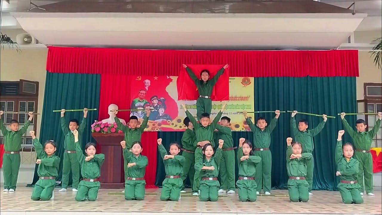 Múa Linh Thiêng Việt Nam - Liên Đội Trường Tiểu Học Ít Ong