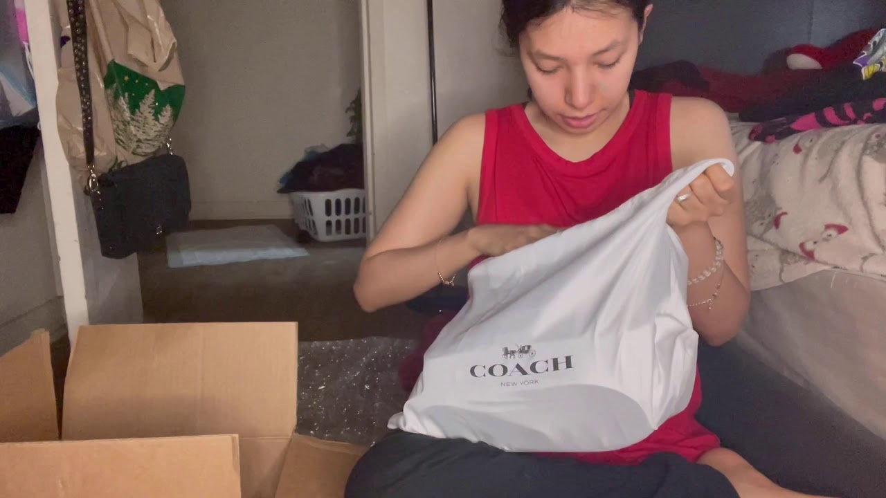 Unboxing The COACH Beat Shoulder Bag In Signature Canvas With Souvenir patches.