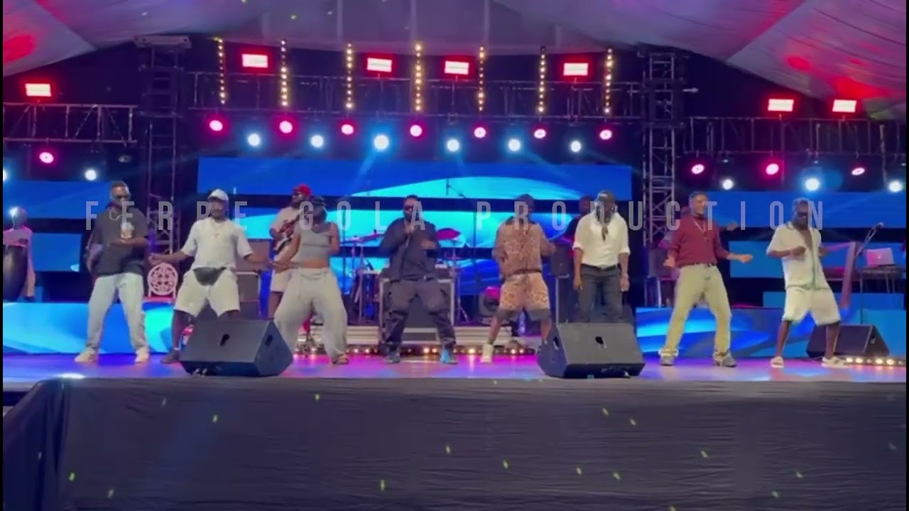 Ferre Gola pendant la balance à Libreville 
