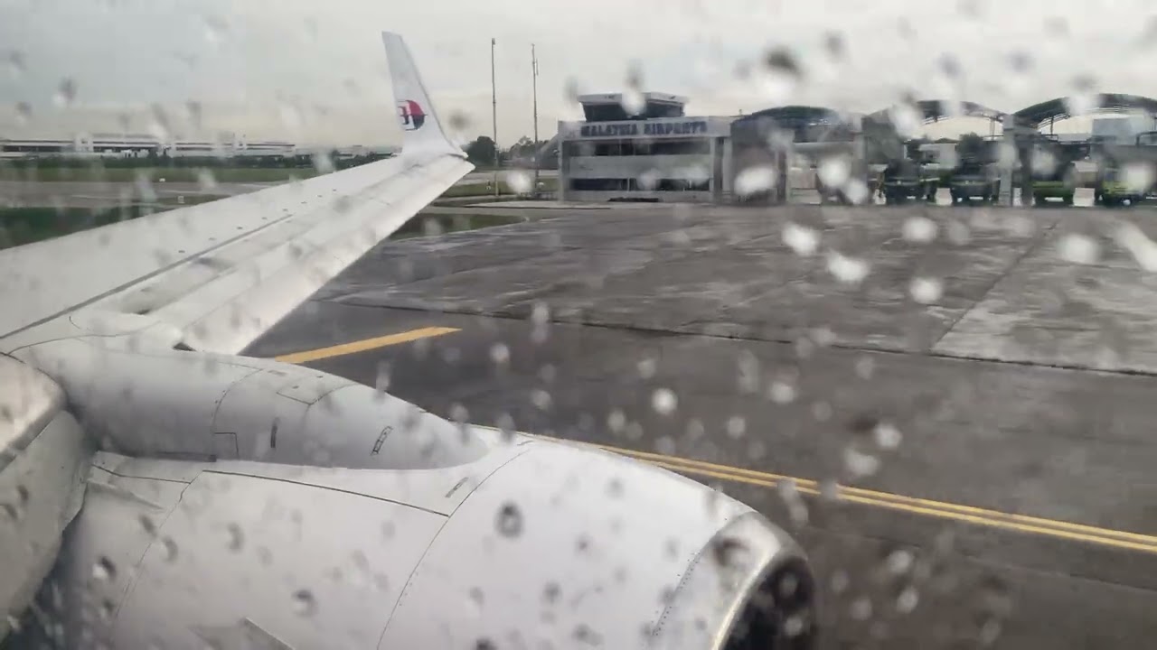 [14/12/2025] Malaysia Airlines - Boeing 737-8FZ (WL) Takeoff at Kuala Lumpur International Airport