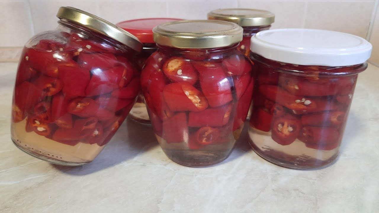 Chili paprika (&eacute;des savany&uacute;) - a legfinomabb. Ha egyszer kipr&oacute;b&aacute;lod, mindig &Iacute;gy fogod elk&eacute;sz&iacute;teni :)