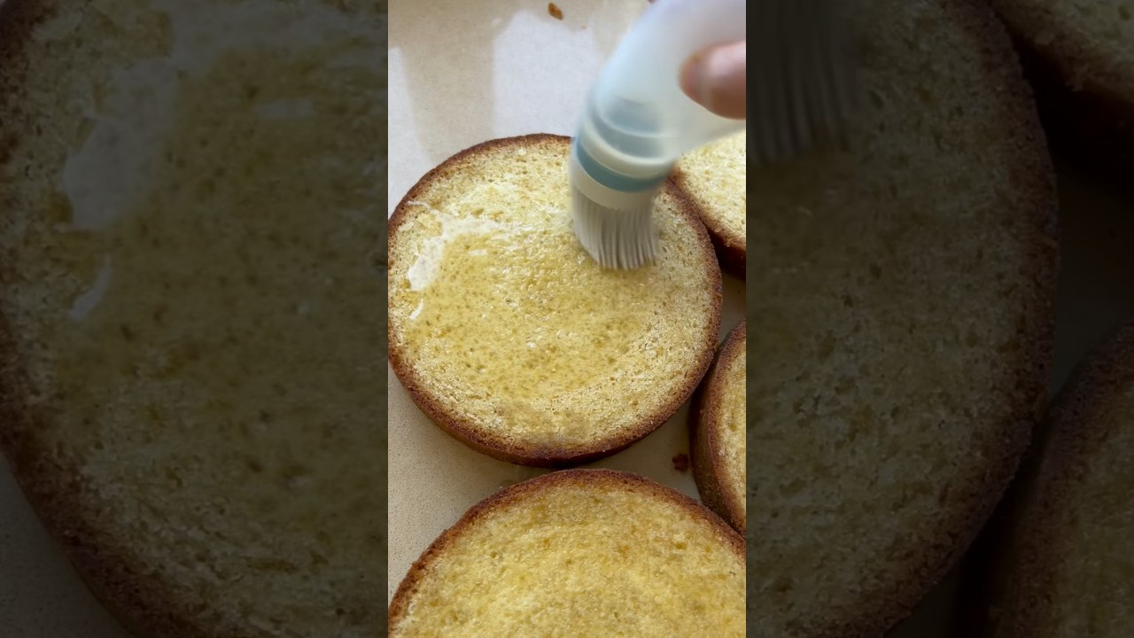 Soaking cakes in sugar syrup 😋 giving moisture as well as flavour! Do you use sugar syrup? #cake