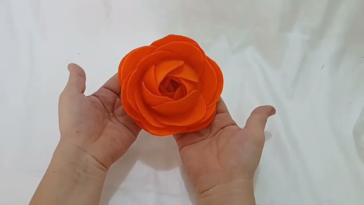 Como fazer flores de feltro no copo,flor de feltro f&aacute;cil de fazer #artesanato #tutorial