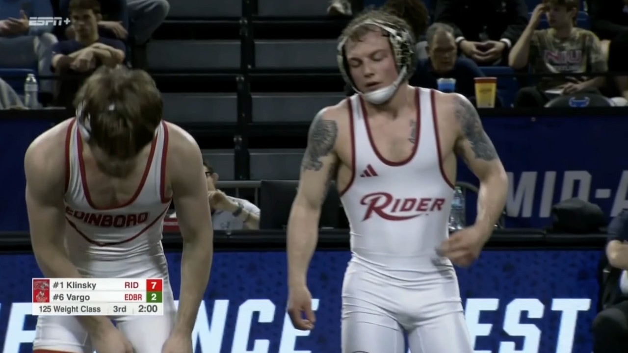 125lbs Tyler Klinsky (Rider) vs Chris Vargo (Edinboro)