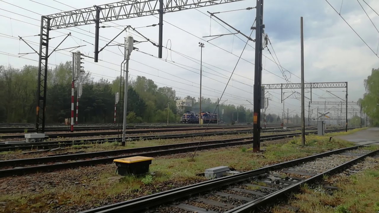 Duet SM42 TRANSKOL + TEM2 TRANSKOL wyjeżdżają ze stacji Ł&oacute;dź Olech&oacute;w ( Maraton X15 ).