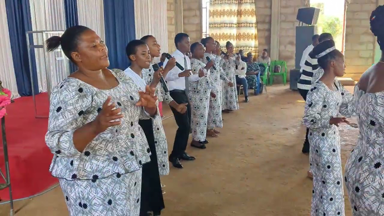 AMEZALIWA YESU .peace maker choir