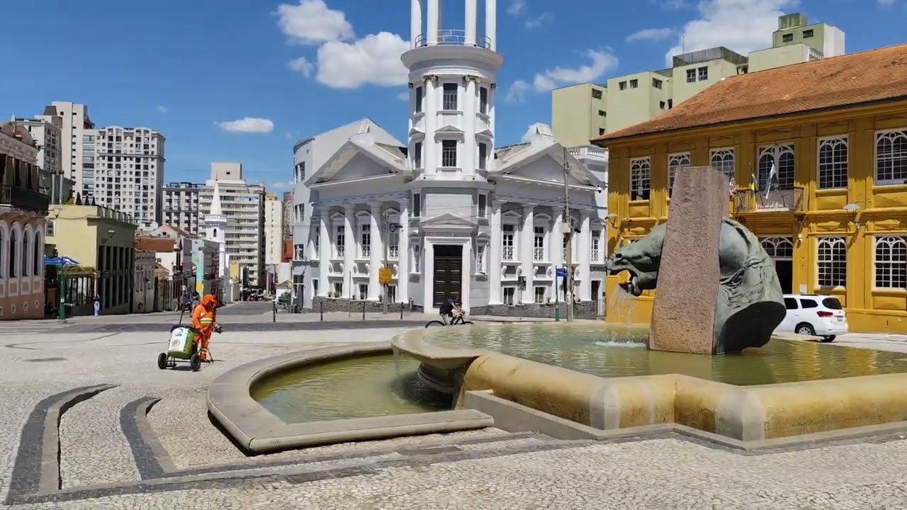 A pé pelo centro de Curitiba 