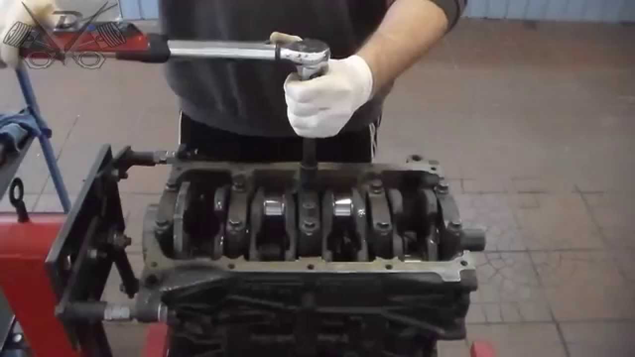 Oficina Mecânica - 19-07-2014 - Montagem do Motor HGT 1.8 16v. - pt1