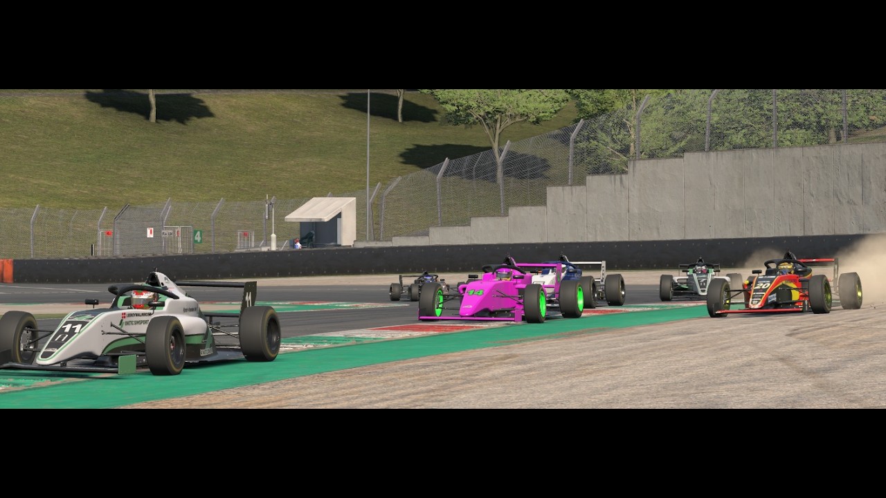 Cracy race with some from the F4 Danish Esport Championship Full Race