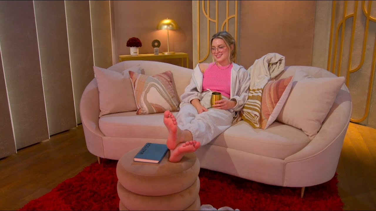 Madison Errichiello (Feet Soles)