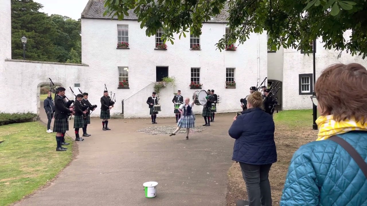 Molly Connell by North Berwick Pipe Band