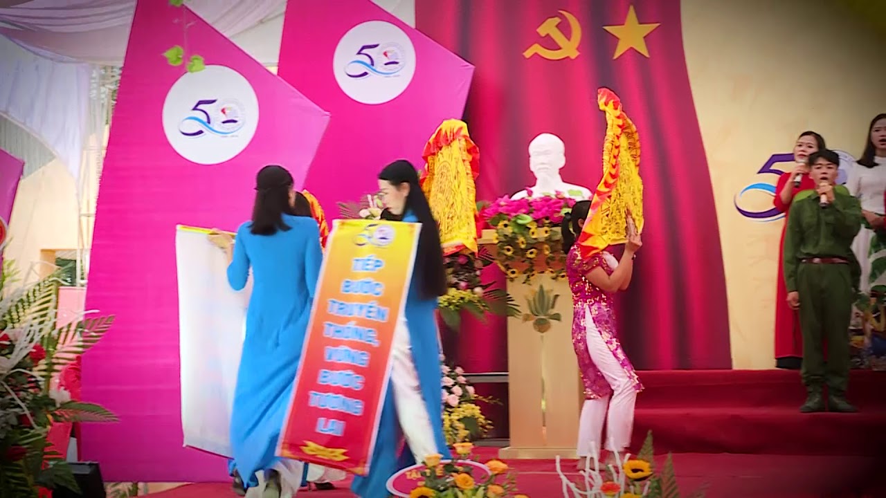 Hát múa Kim Xuyên mái trường  nơi chắp cánh ước mơ.