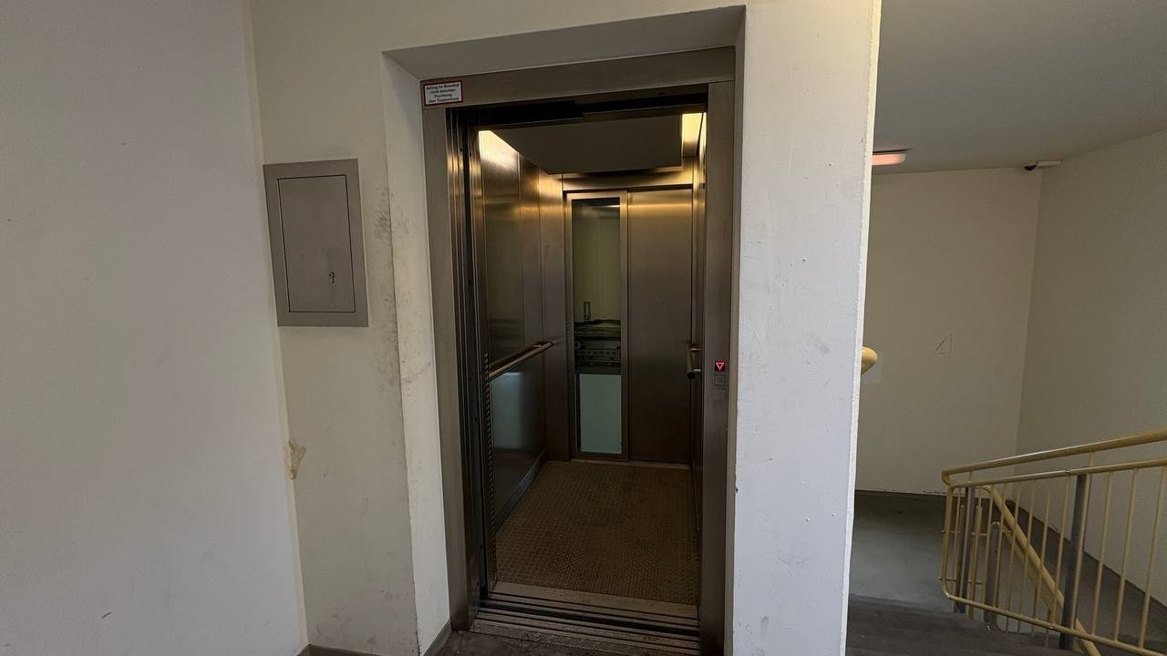 2001 Thyssen traction Elevator at a parking garage in Erfurt
