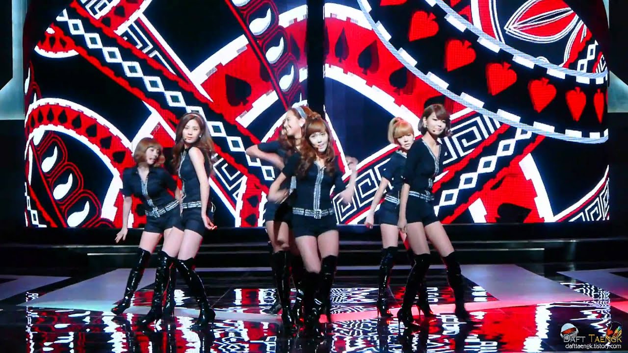 2010/11/18 제8회 대한민국 영화대상 소녀시대 - Hoot + Genie 직캠 by DaftTaengk
