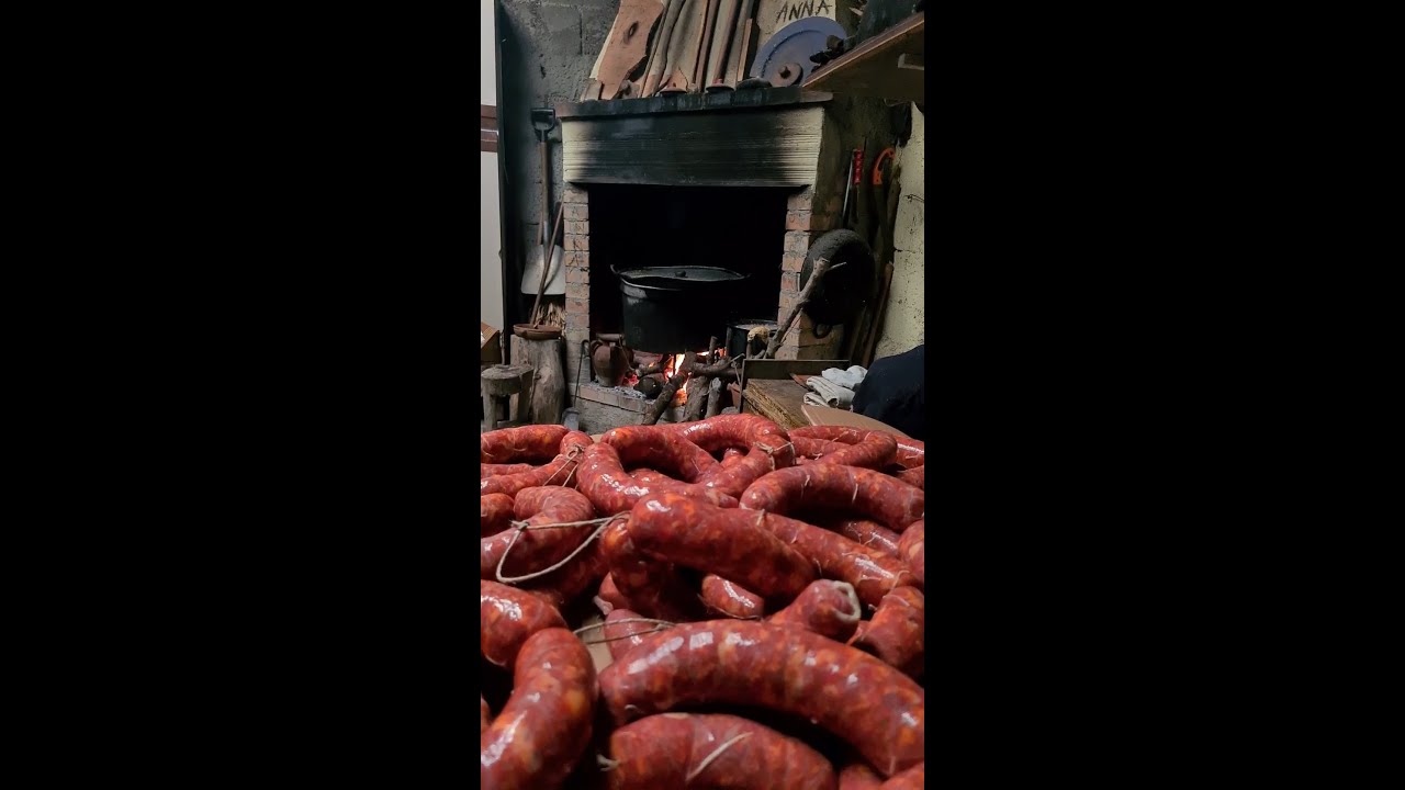 Linchimu i satizzi e facimu i zziringuli - Riempiamo le salciccie e facciamo i zziringuli