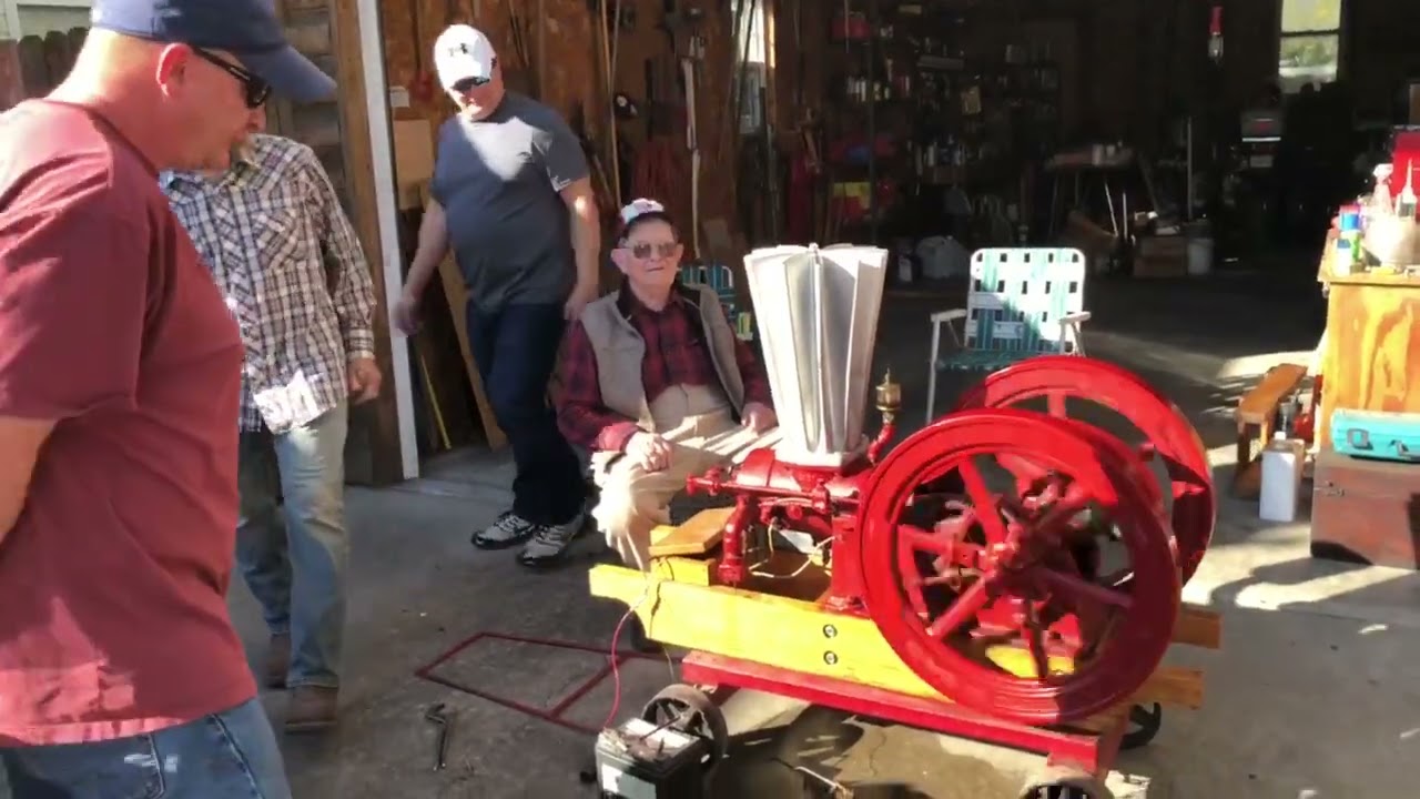 Aermoter 2.5 HP General purpose engine with Dale Russell & 3 Granson's, Randy, Chris,Nick & Grandpa.