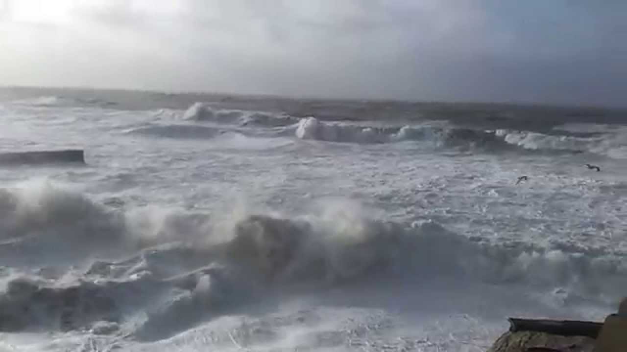 6 Fishing Boats Sink in Huge Storm at Porthleven, Cornwall Big Waves 2014