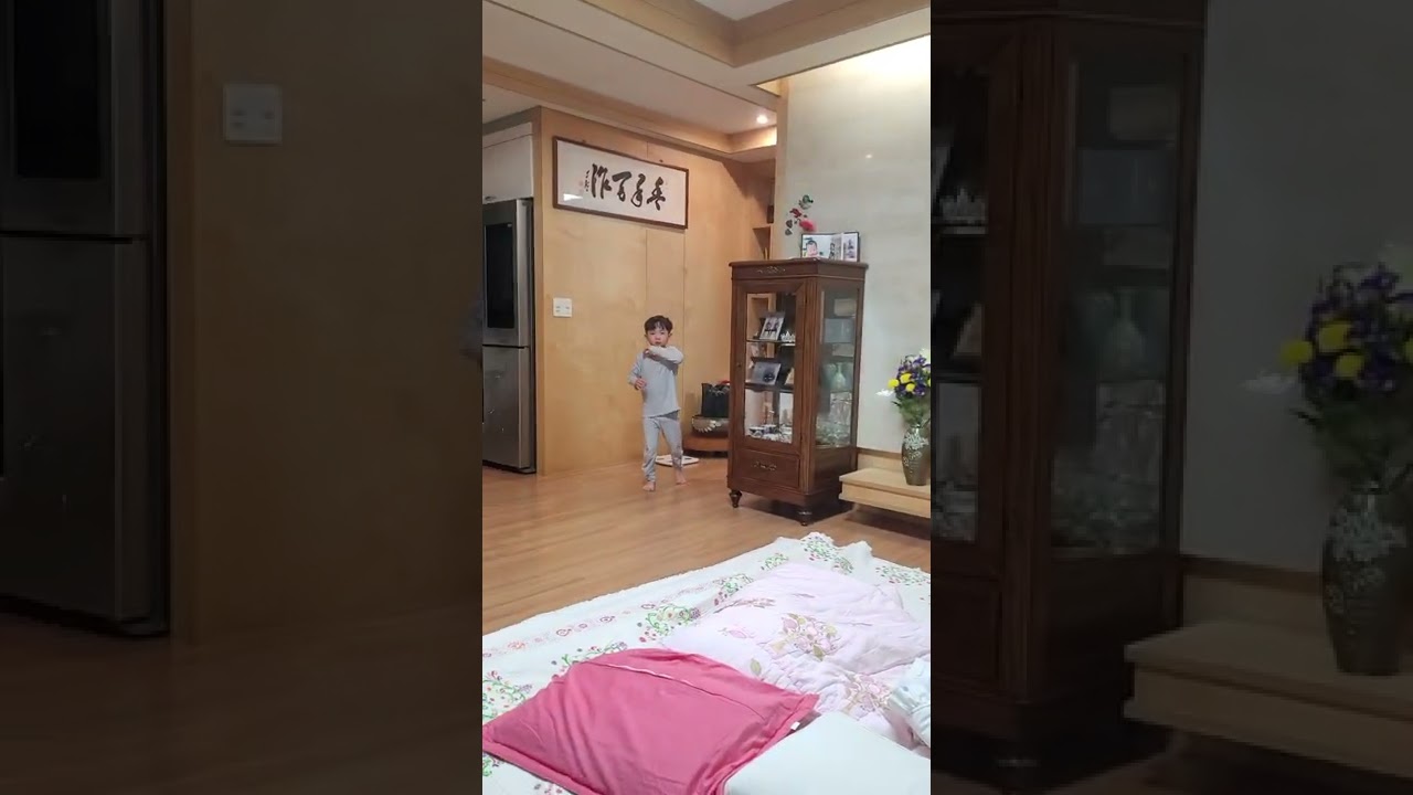 할아버지께 떼쓰고 화내고 짜증내서 _벌서는. 찌우니. 반성하고 인사하고 벌서고 반성하고