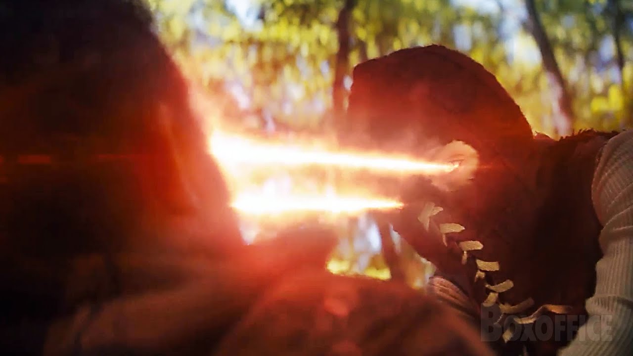 Papá recibe un láser | Hijo de la oscuridad: Brightburn | Clip en Español 🔥 4K