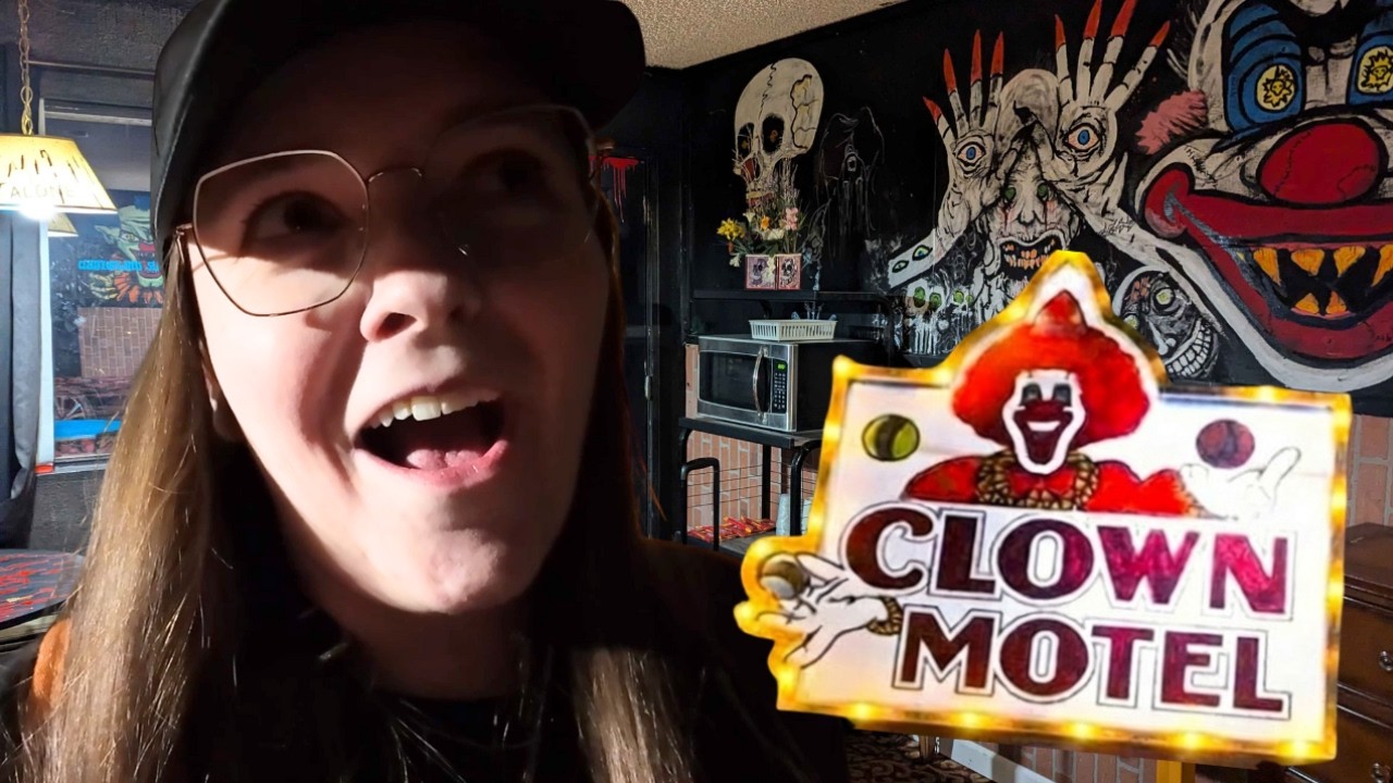 Я остановился в номере Fear Unlimited в мотеле Clown Motel — вот что произошло.
