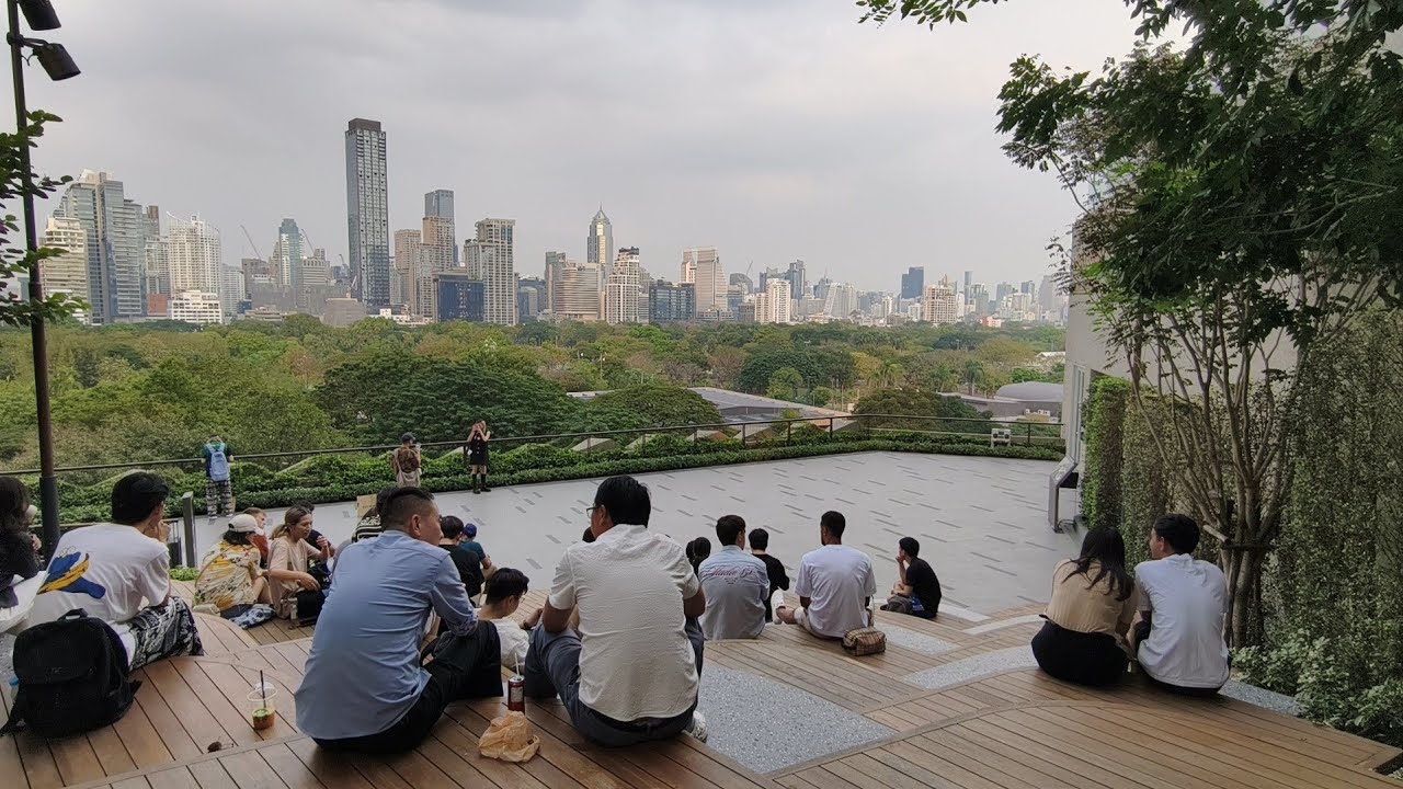 Walk around Suang Dusit Arun at Central Park