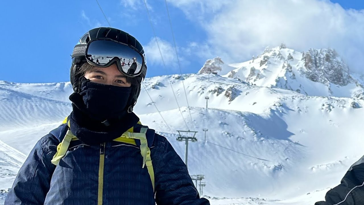 Erciyes kayak Merkezi’nde 15 numaralı piste kızların performansı süperdi