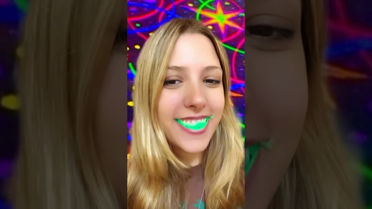 Me pongo LUCES de colores en los DIENTES⁉️ (recreo video de +200 millones de vistas😱)