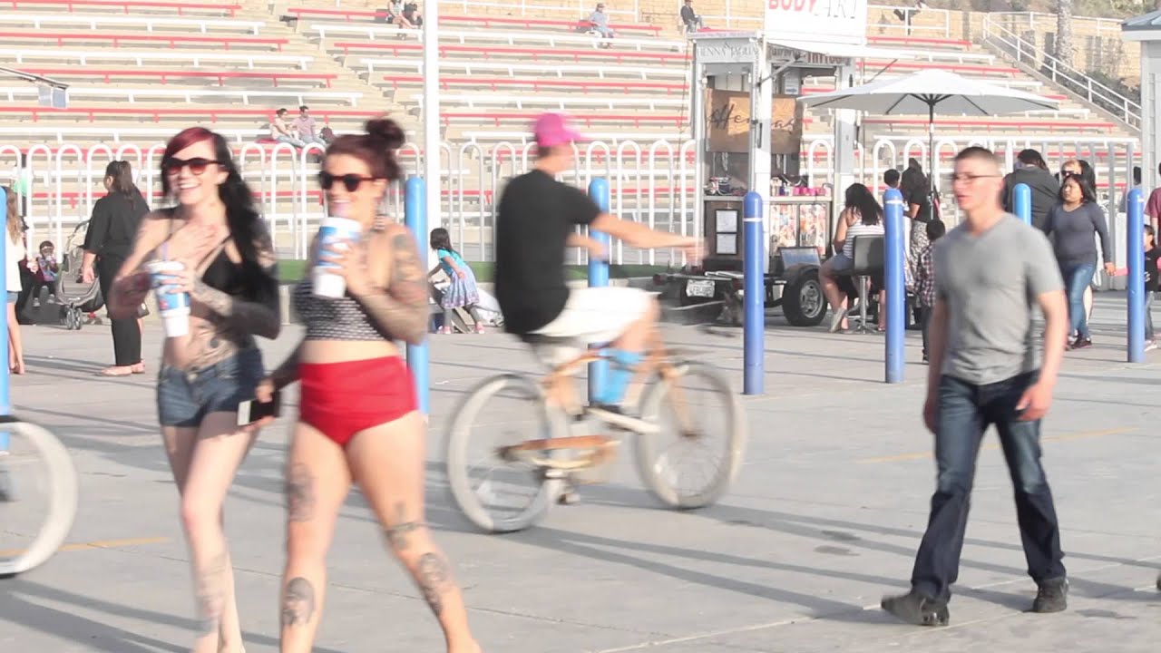 Snapping Neck At The Beach PRANK!