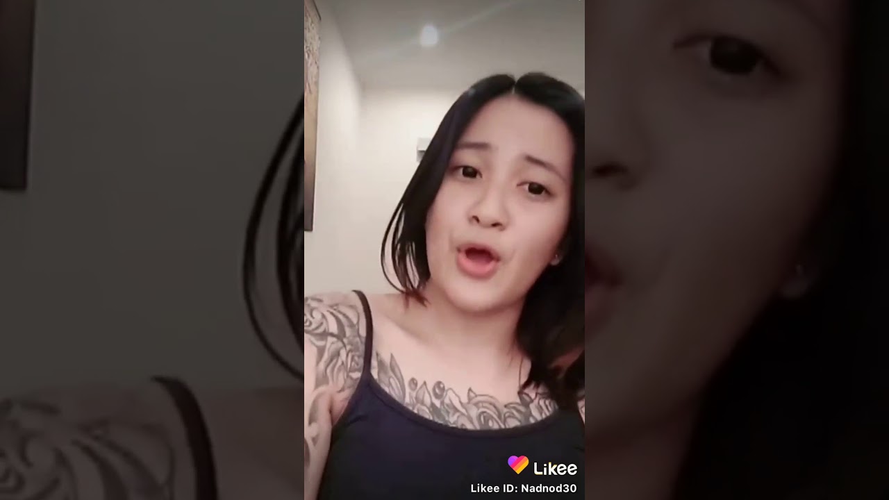 CEWE CANTIK BERTATTO NYANYI LAGU BARAT