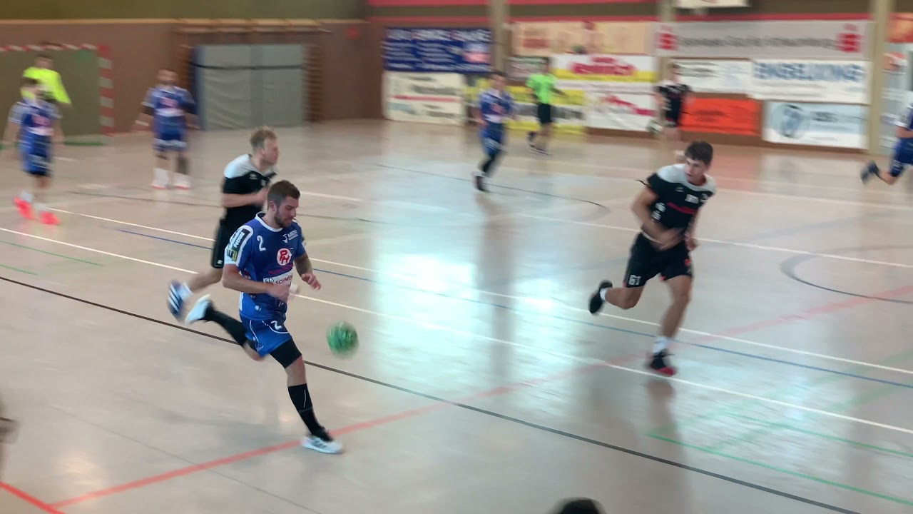 Spielszenen 1. Herren vs.  Mennighüffen