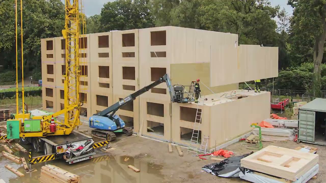 Timelapse houten (CLT) woningen Vijverhof, Berg en Dal