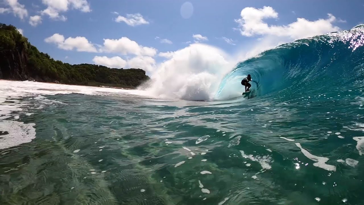 Fernando de Noronha - A onda mais perfeita da ilha #FernandoDeNoronha #Noronha