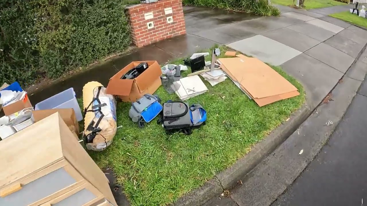 Street Scrapping Blues & a Macintosh PC Scrap